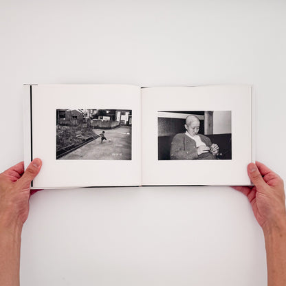 OGURA Eizaburo / 小倉英三郎『家族の日記』家族の日常と時間の移ろいを静かに記録した写真集。
