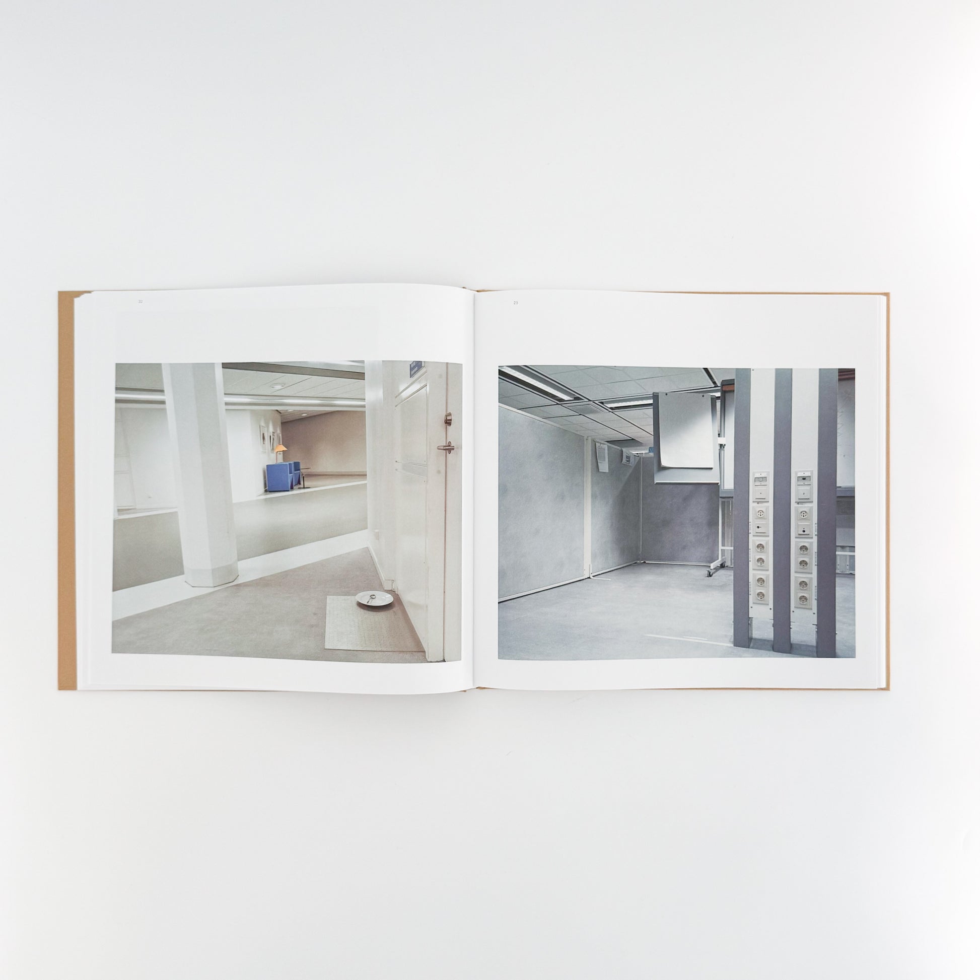 ラーシュ・トゥンビョルク写真集:  Lars Tunbjörk: Office / LA Office / LOOSE JOINTS - 文福　BUNBUKU