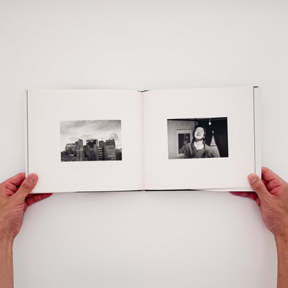 OGURA Eizaburo / 小倉英三郎『家族の日記』家族の日常と時間の移ろいを静かに記録した写真集。

