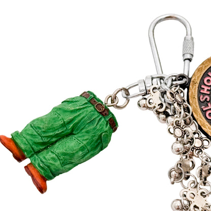 miki yamamoto「キーリング “Green Pants”」 / miki yamamoto Key Ring “Green Pants”　緑色のパンツをはいた人物と金属飾りを組み合わせた一点もののキーリング作品