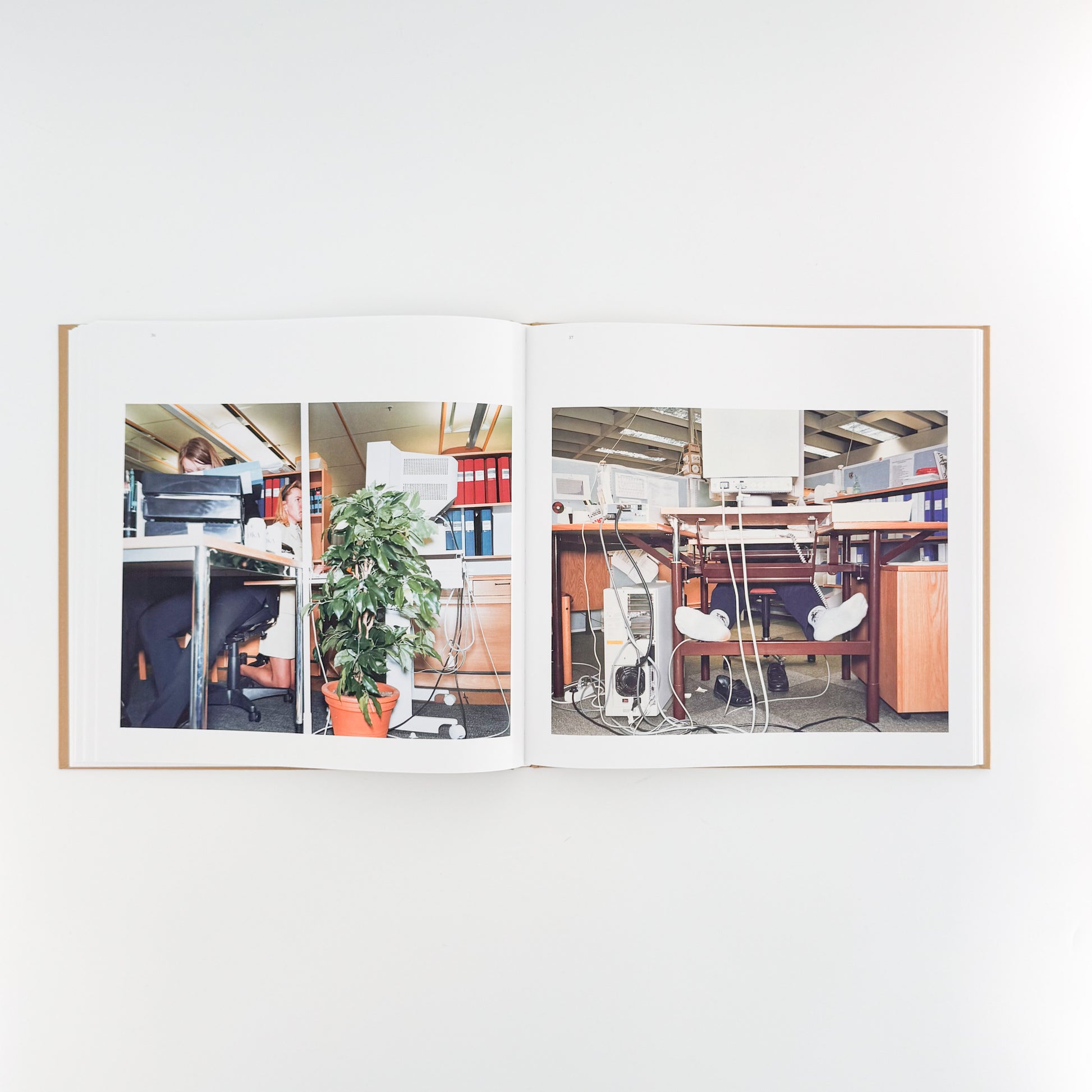 ラーシュ・トゥンビョルク写真集:  Lars Tunbjörk: Office / LA Office / LOOSE JOINTS - 文福　BUNBUKU