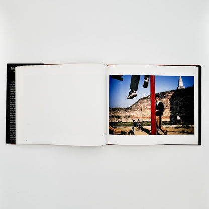 (英文）アレックス・ウェブ　Alex Webb: Istanbul City of a Hundred Names - Aperture - 文福