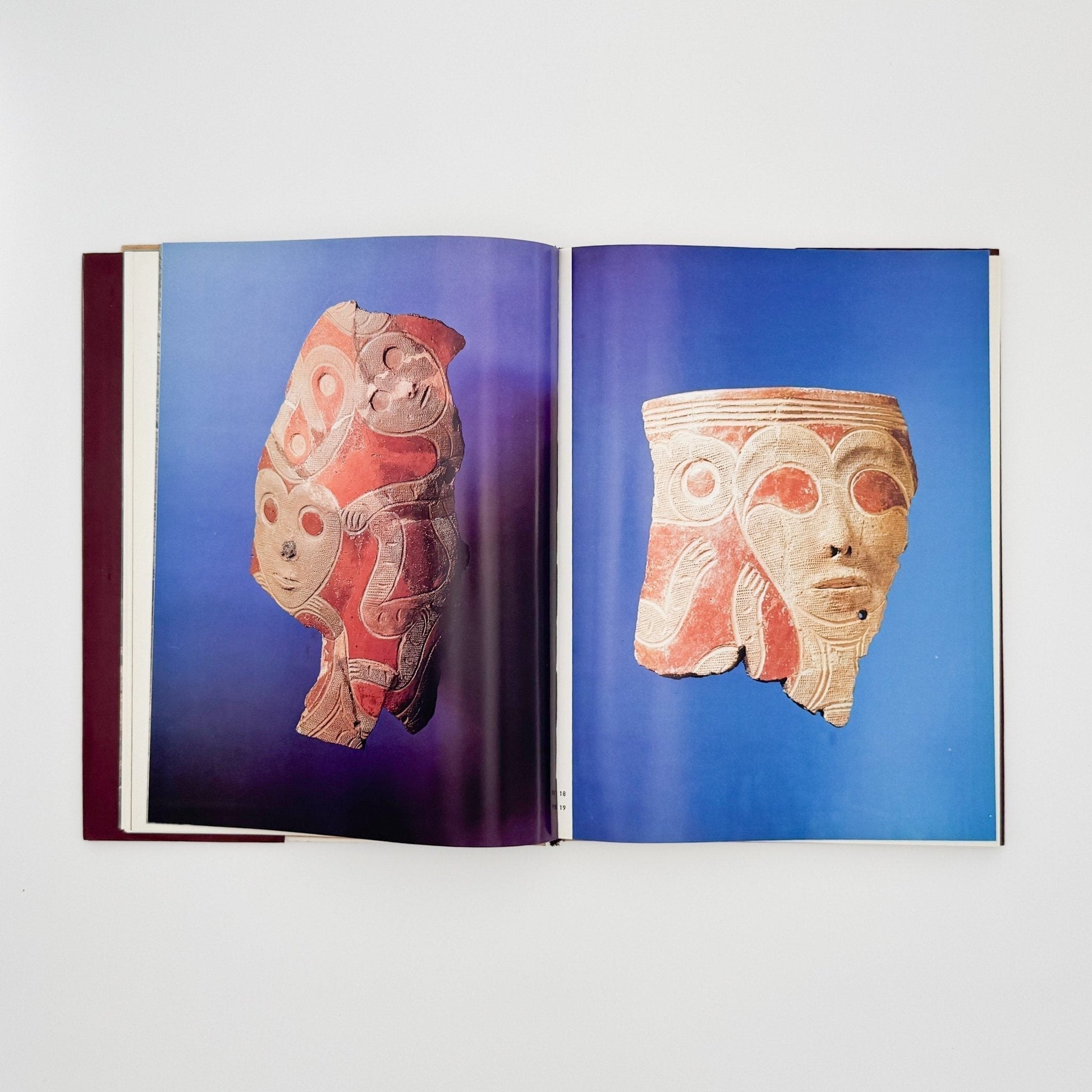 (英文) アムール地域の古代美術──岩絵・彫刻・土器 - Aurora Art Publishers - 文福